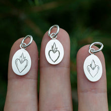 Load image into Gallery viewer, Sacred Heart Engraved Pendant