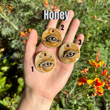 Load image into Gallery viewer, Ceramic Eyeball Medallions