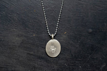 Load image into Gallery viewer, Momento Mori Necklace| .925 Sterling Silver | Peridot
